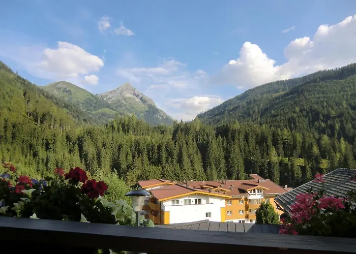 登格兰德豪斯旅馆 酒店 4*