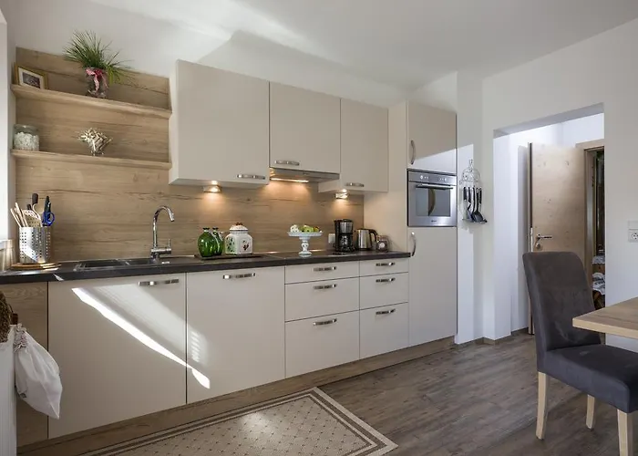 登格兰德豪斯旅馆 酒店 4*